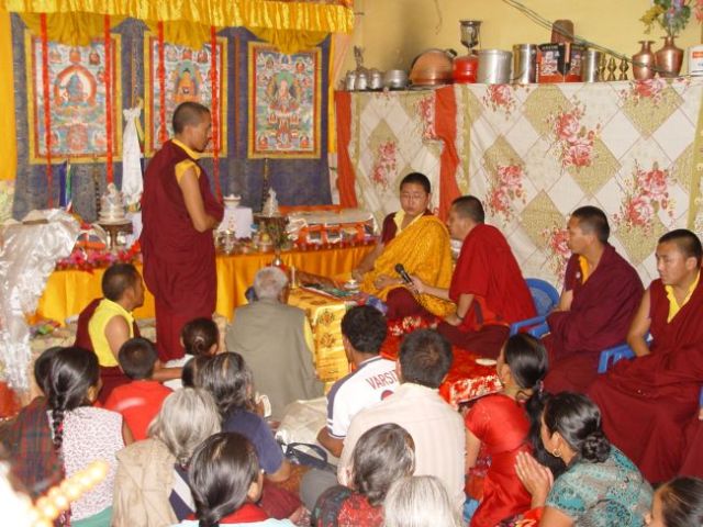 Zeremonie bei buddhistischen Mönschen.